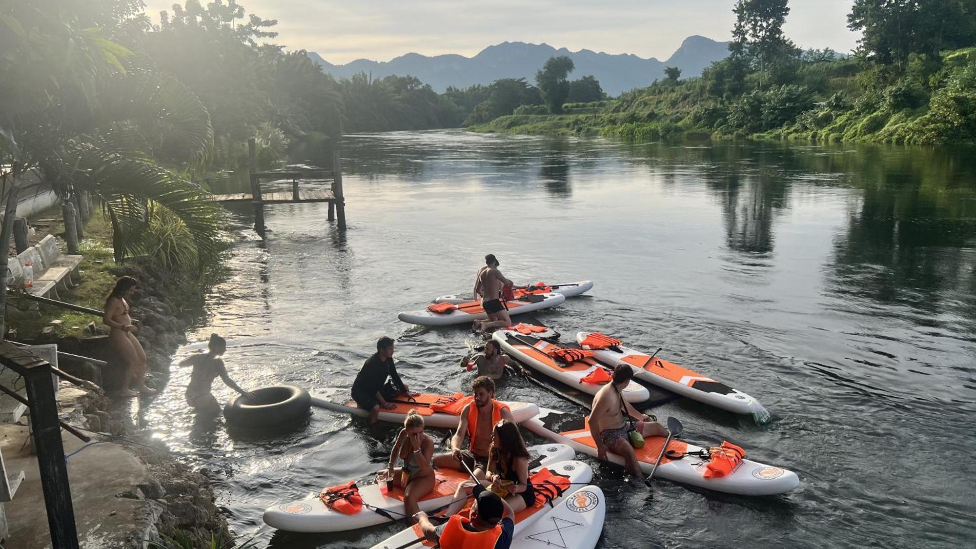 Revolution Kanchanaburi Adventure Hq Ban Chuk Kum Exterior foto